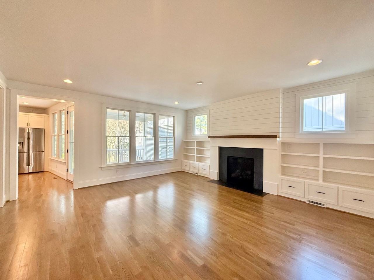 1716 Bickett Blvd - Photo 7 of 41