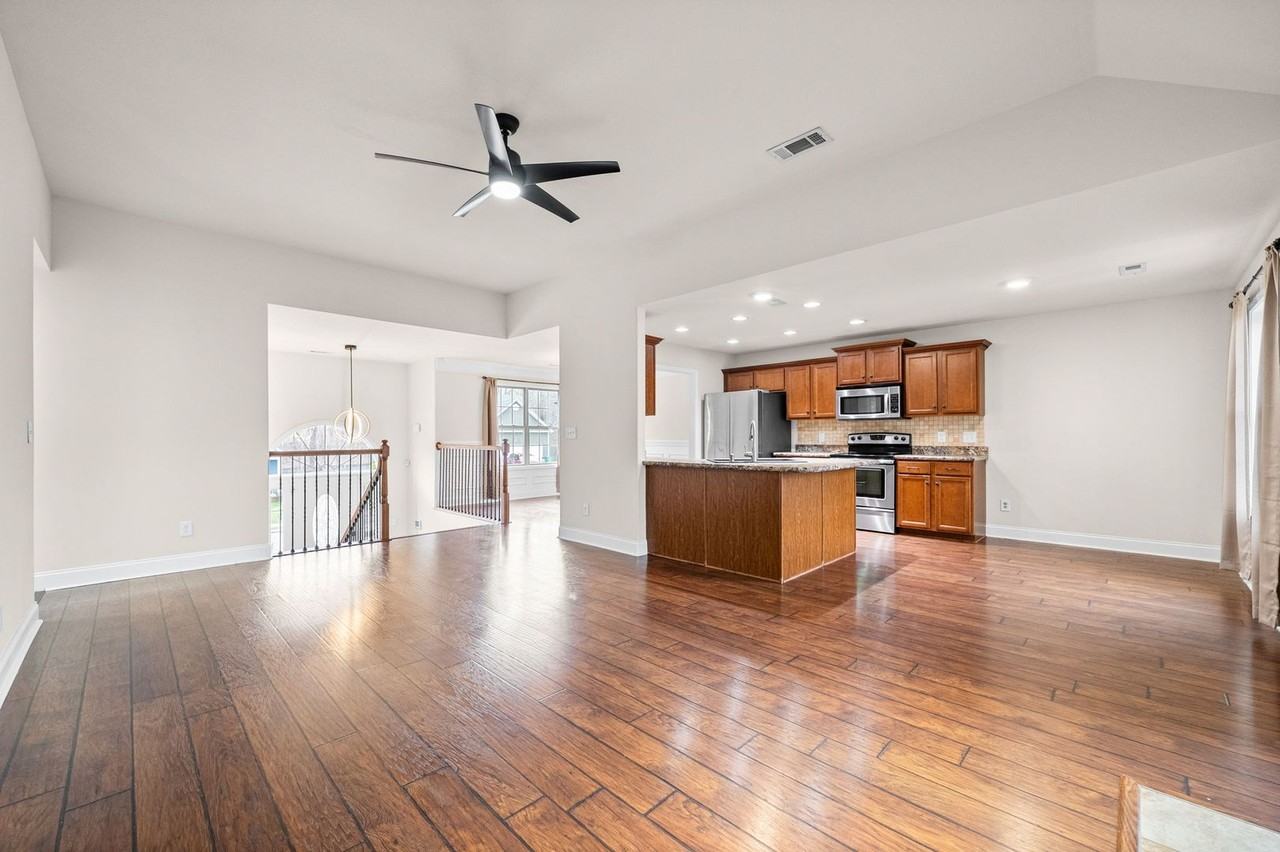 1224 Meachem Dr - Photo 6 of 29