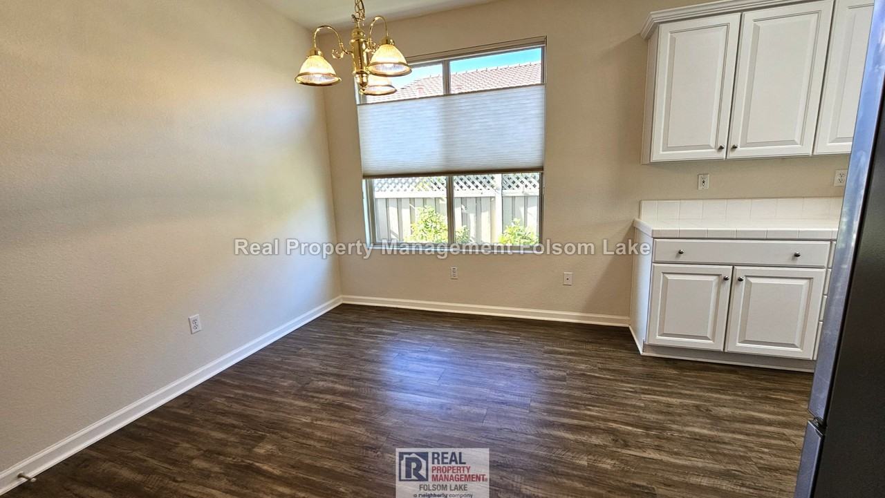 2056 Stonecrest Ln - Photo 5 of 26