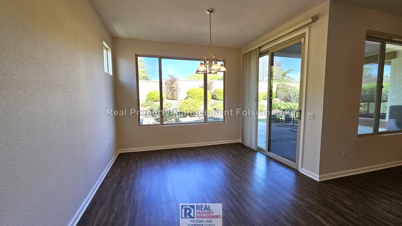 2056 Stonecrest Ln - Photo 6 of 26