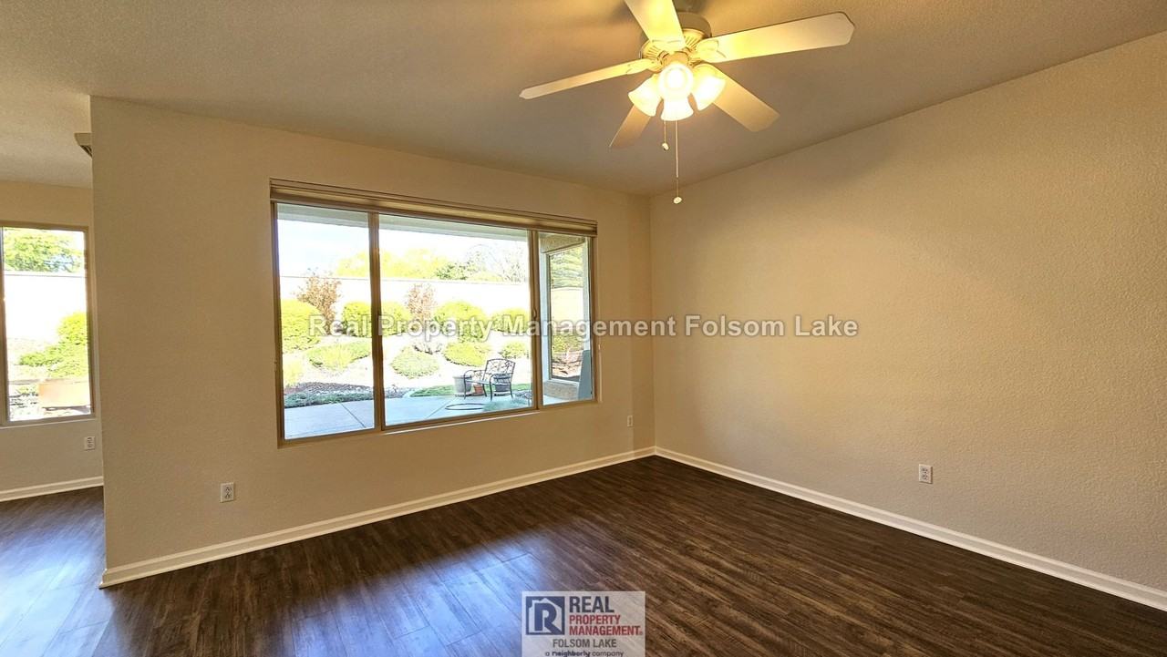 2056 Stonecrest Ln - Photo 7 of 26