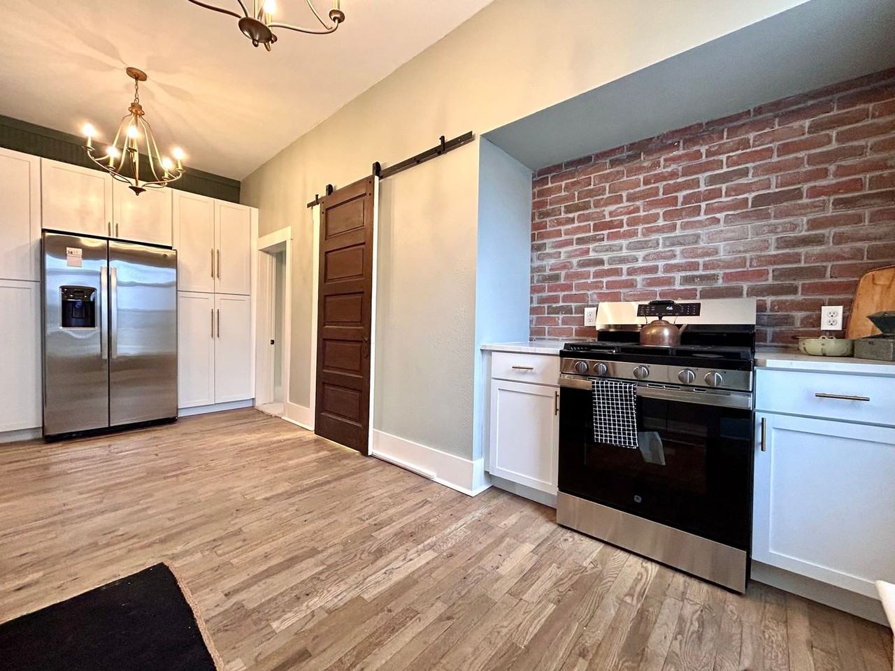 1471 Leahy St - Photo 2 of 22