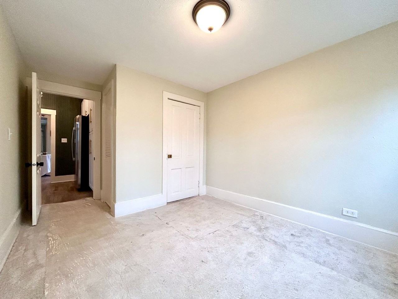 1471 Leahy St - Photo 7 of 22