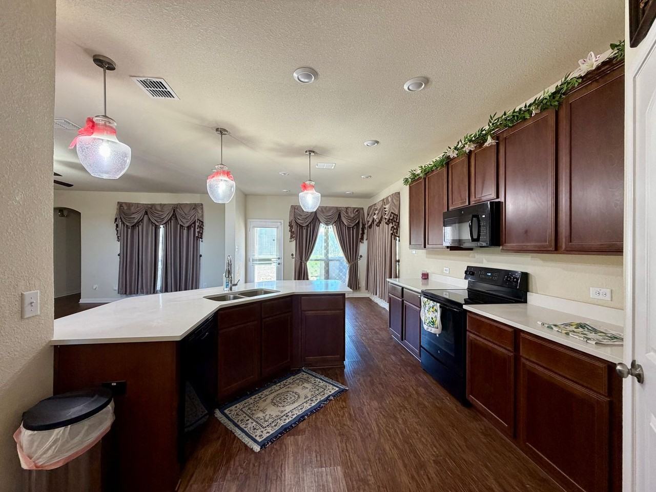 2917 Samson Dr - Photo 5 of 12