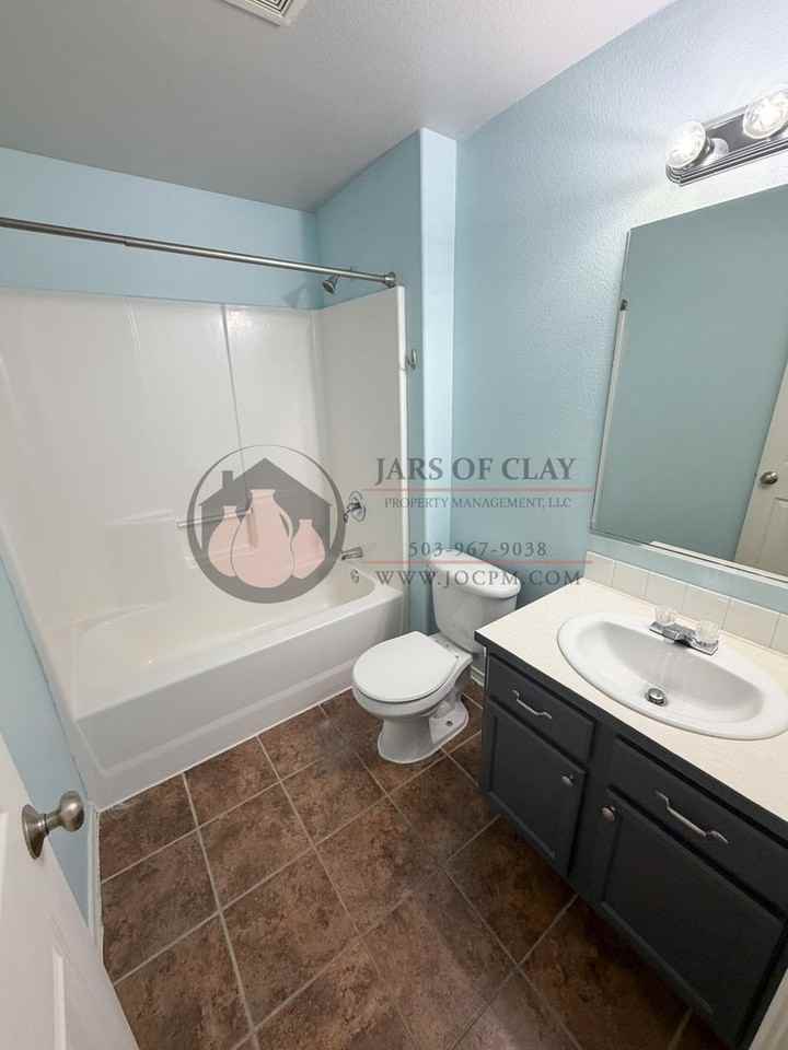 4031 Dunlap Ave Ne - Photo 6 of 12