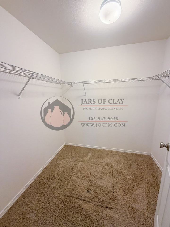 4031 Dunlap Ave Ne - Photo 7 of 12