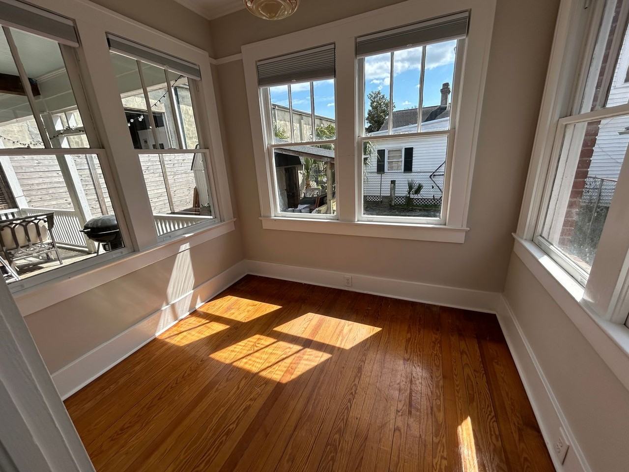 323 Huger St - Photo 4 of 6