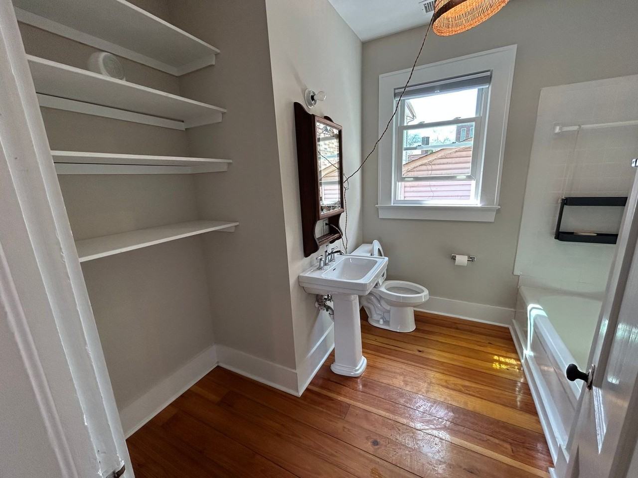 323 Huger St - Photo 5 of 6