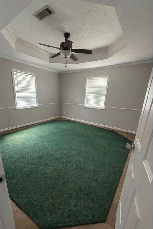 786 Laurel St - Photo 4 of 11