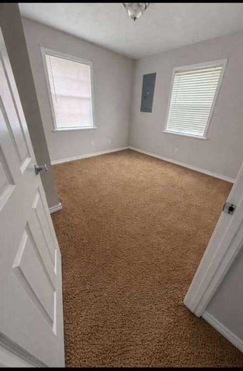 786 Laurel St - Photo 5 of 11