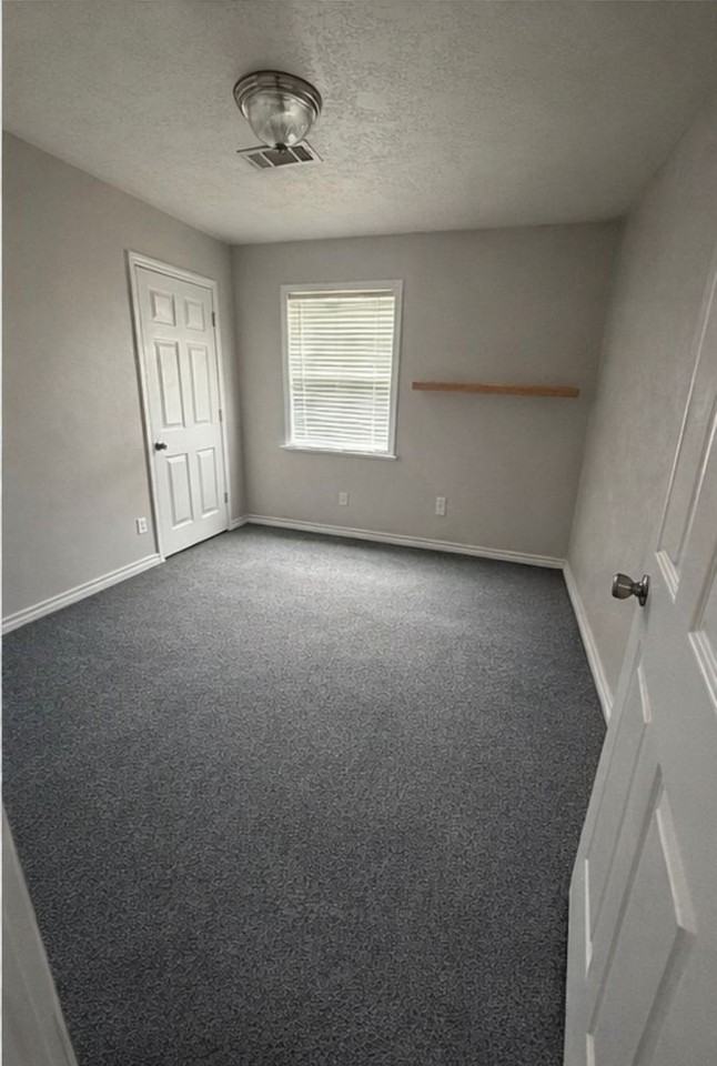 786 Laurel St - Photo 3 of 7