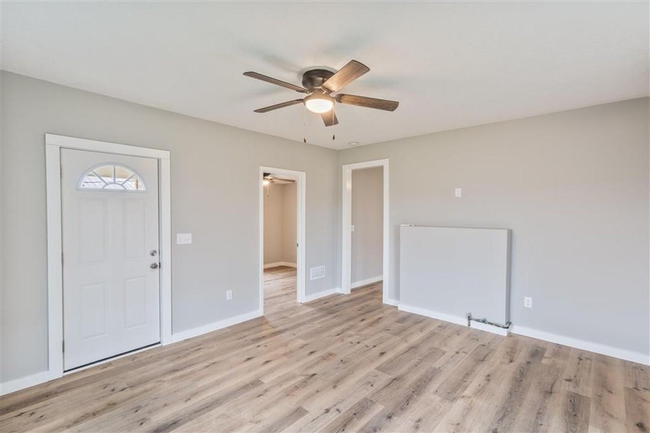 1442 Magnolia St - Photo 3 of 11