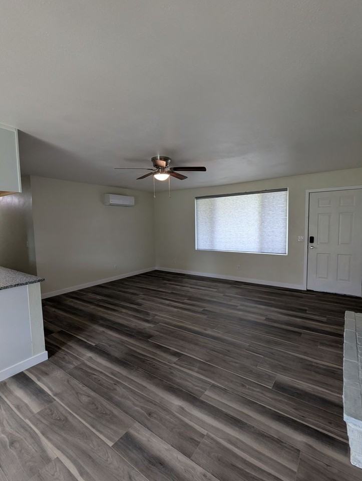 794 Ne Craig St - Photo 2 of 25