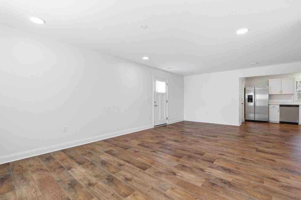 1520 Audubon Dr - Photo 5 of 29