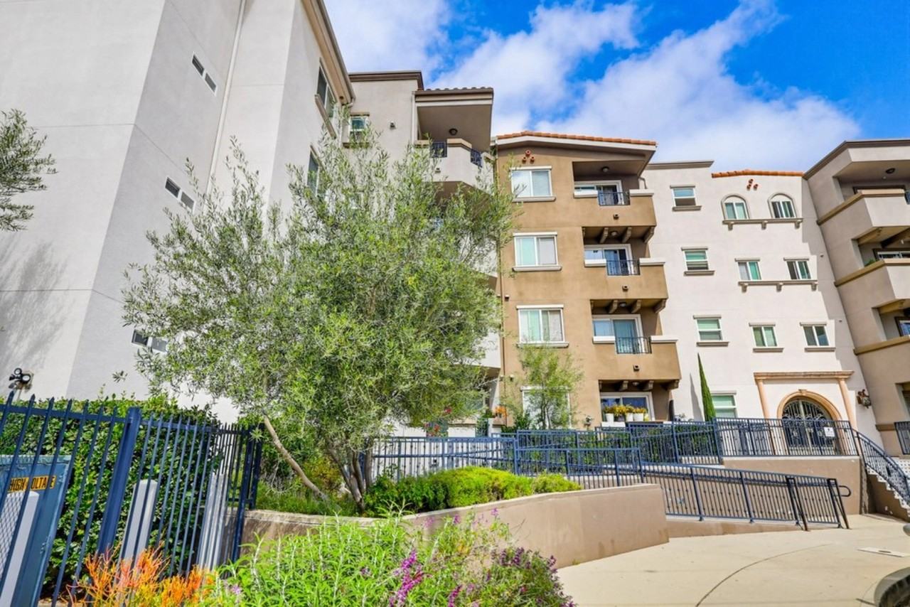 Malden Luxury Apartments - Photo 5 of 50