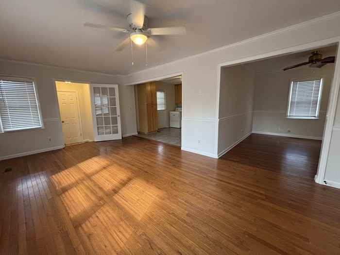 423 Hartford Ave - Photo 5 of 20