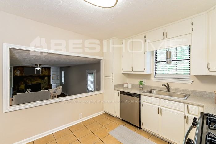 9369 Windward Ct - Photo 3 of 19