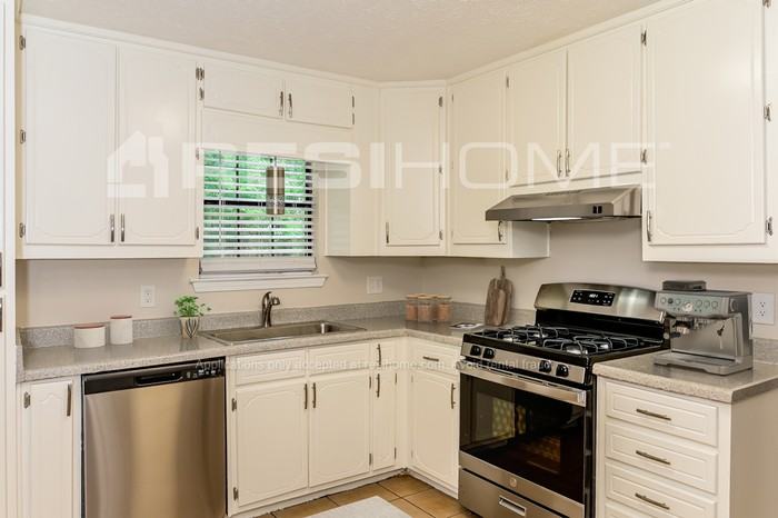 9369 Windward Ct - Photo 4 of 19