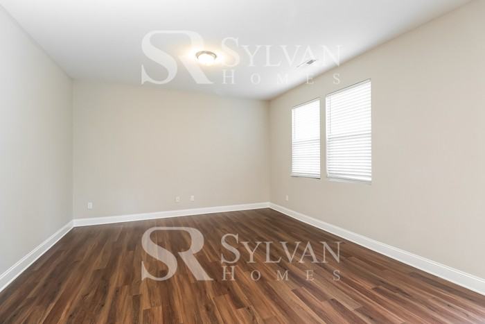 515 Leland St - Photo 3 of 15