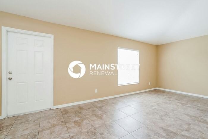 3720 Sw 6th Ave - Photo 4 of 16