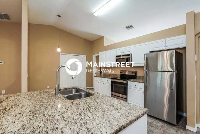 3720 Sw 6th Ave - Photo 7 of 16