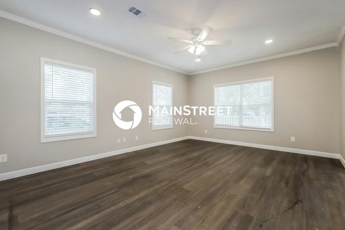 513 Emma St - Photo 2 of 16