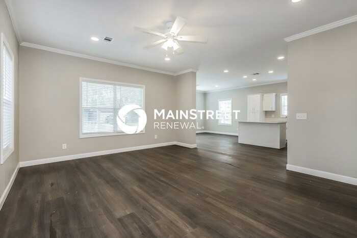 513 Emma St - Photo 3 of 16