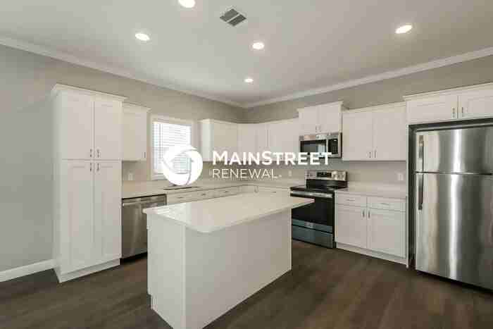 513 Emma St - Photo 6 of 16