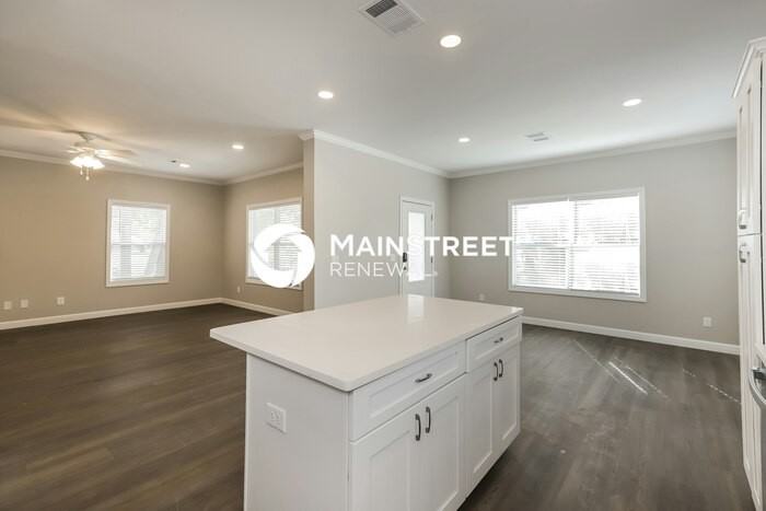 513 Emma St - Photo 7 of 16