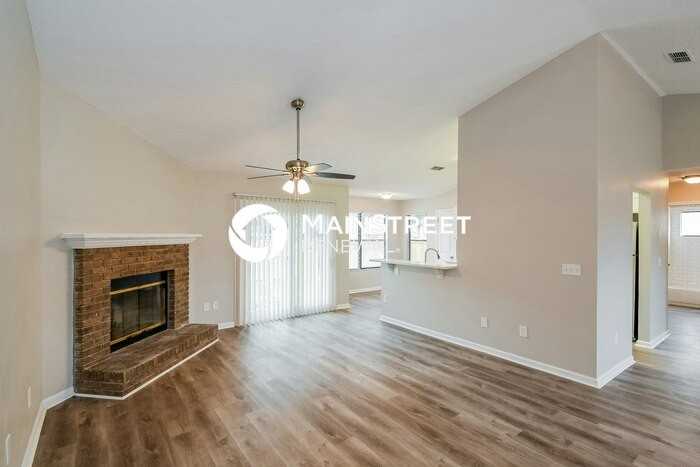 8236 Sawmill Creek Dr - Photo 2 of 16