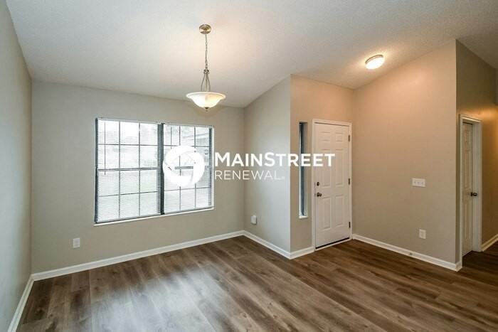 8236 Sawmill Creek Dr - Photo 6 of 16