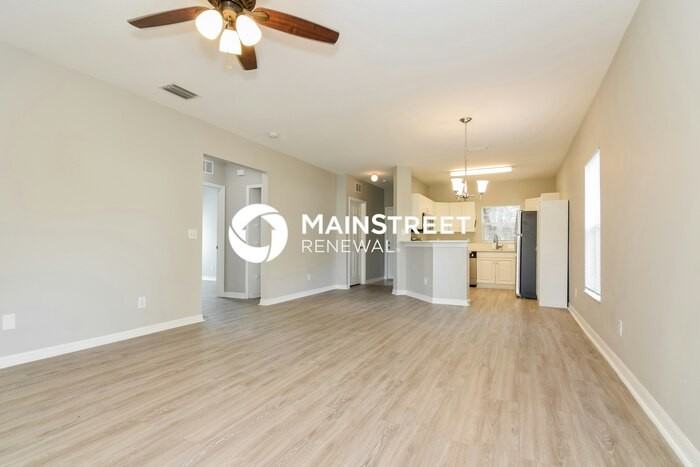 1711 31st Ave E - Photo 4 of 16