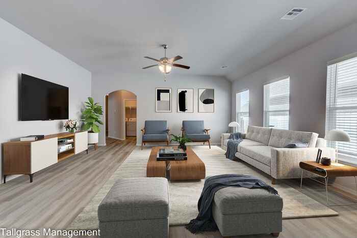 804 E Edgewater Pl - Photo 2 of 31