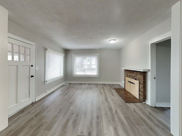 3601 Thomas Ave N - Photo 2 of 20