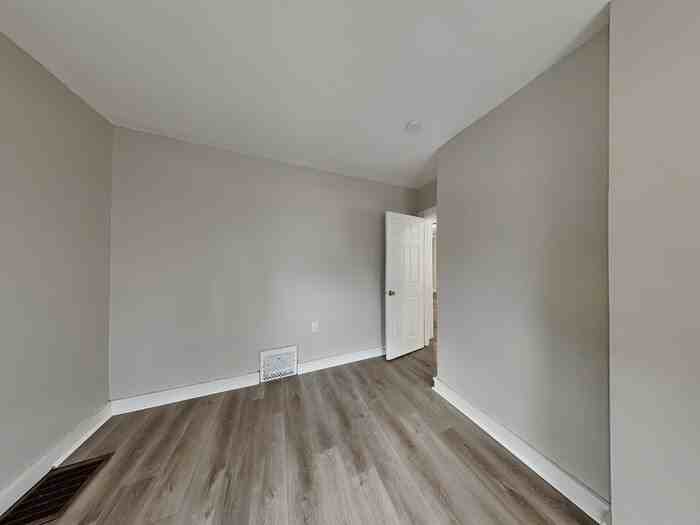 3601 Thomas Ave N - Photo 7 of 20