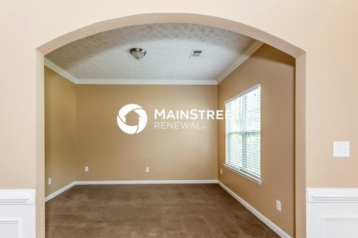 410 Concord Cir - Photo 4 of 20