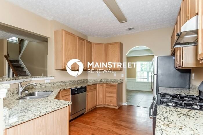 410 Concord Cir - Photo 7 of 20