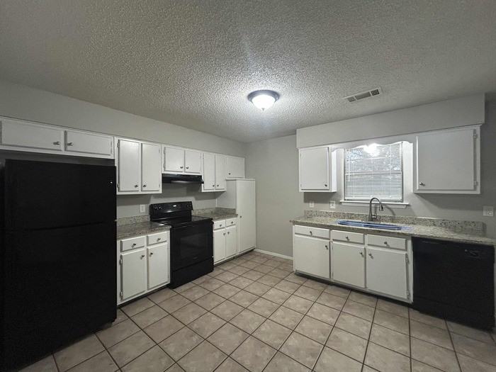 3465 Cherry Cv W - Photo 4 of 34