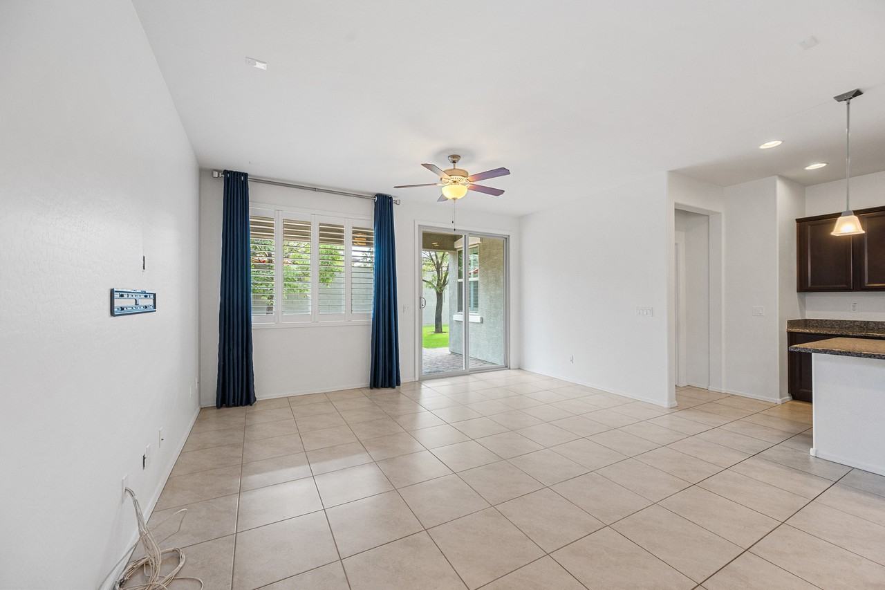 2543 West Arroyo Way - Photo 5 of 27