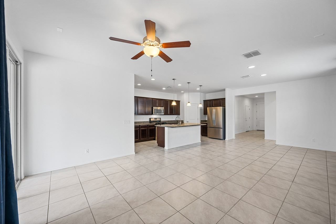 2543 West Arroyo Way - Photo 6 of 27