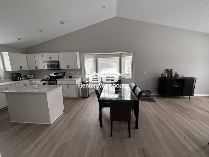 16293 Parkview Dr Se - Photo 4 of 20