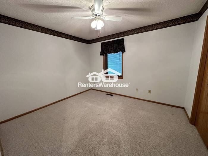 7062 24th St N - Photo 2 of 36