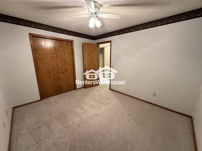 7062 24th St N - Photo 3 of 36