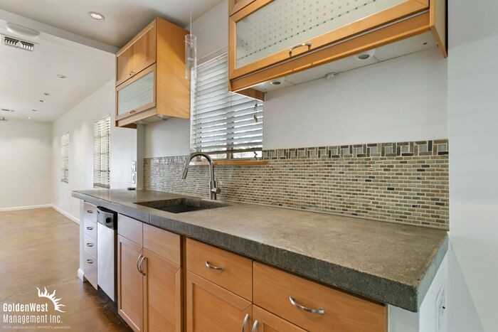 3021 N 15th Pl - Photo 5 of 23