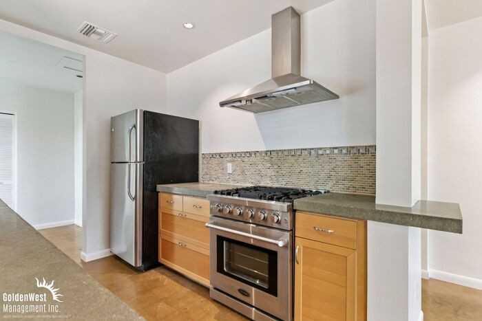 3021 N 15th Pl - Photo 7 of 23