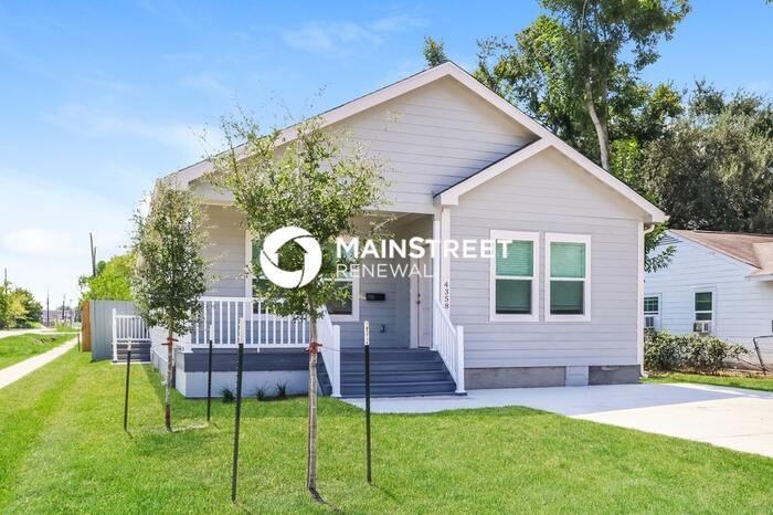 4358 Larkspur St #B - Photo 2 of 31