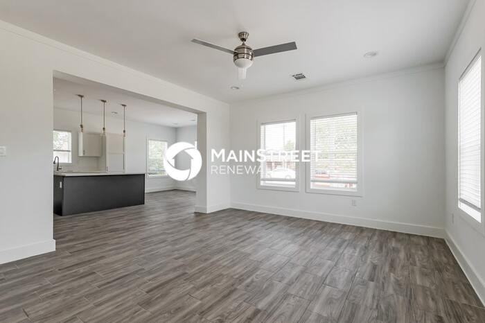 4358 Larkspur St #B - Photo 5 of 31