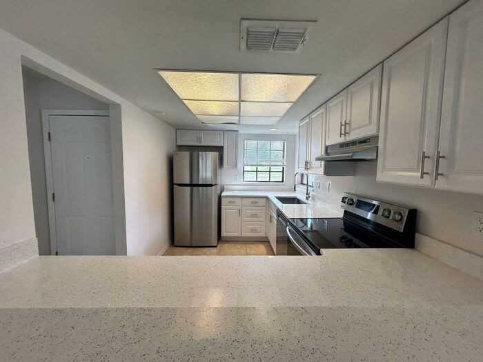 11063 Ronda St - Photo 4 of 17