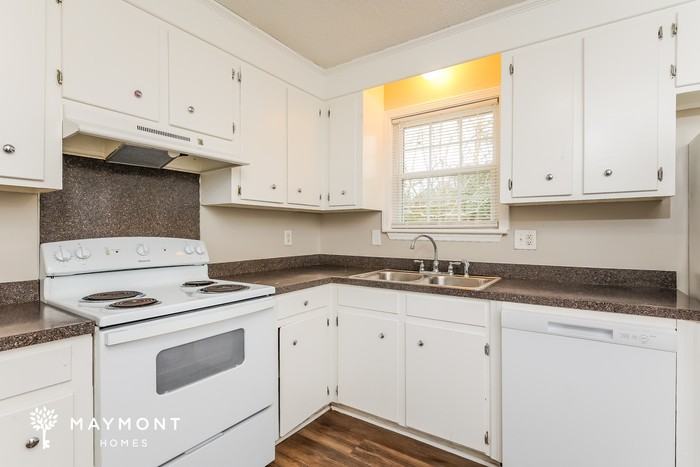 4444 Jenwood St - Photo 6 of 11