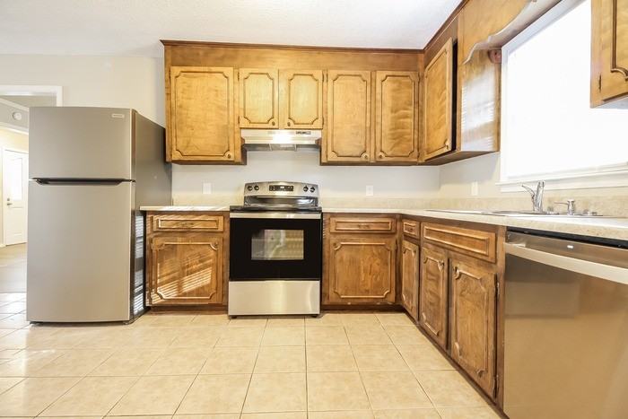 121 Saratoga Dr - Photo 6 of 13